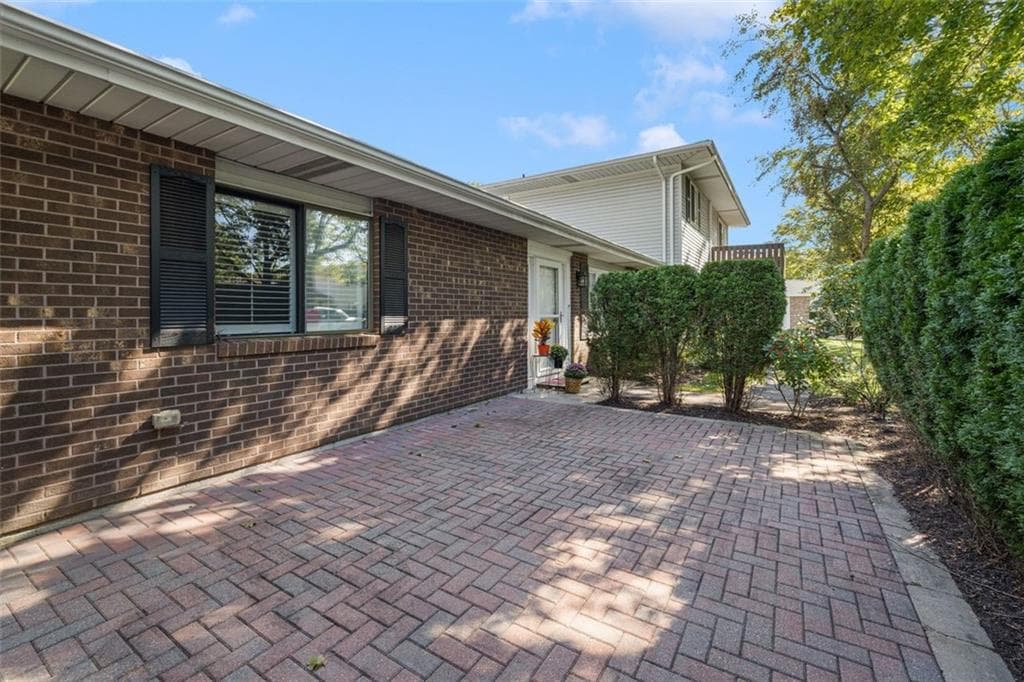 Condominium at 151 Edaville Court, Warwick, photo 20 of 47
