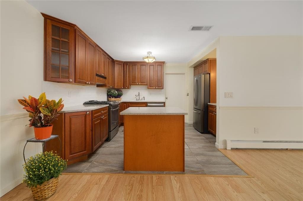 Condominium at 151 Edaville Court, Warwick, photo 10 of 47