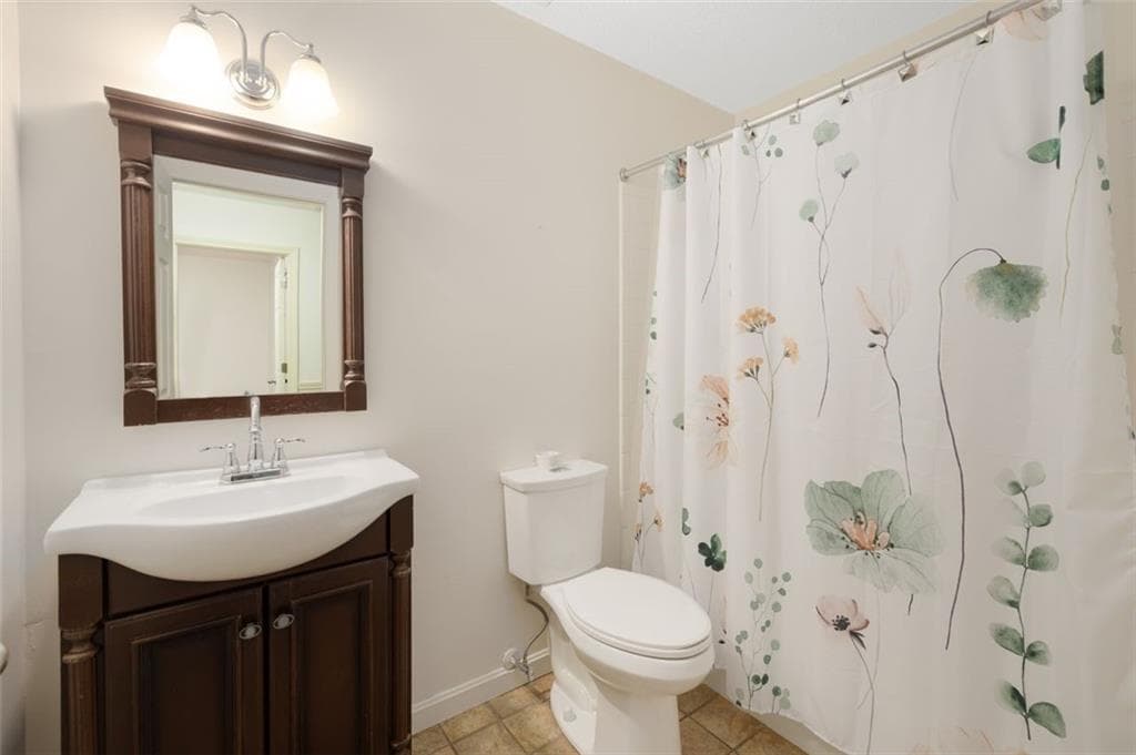 Condominium at 151 Edaville Court, Warwick, photo 15 of 47
