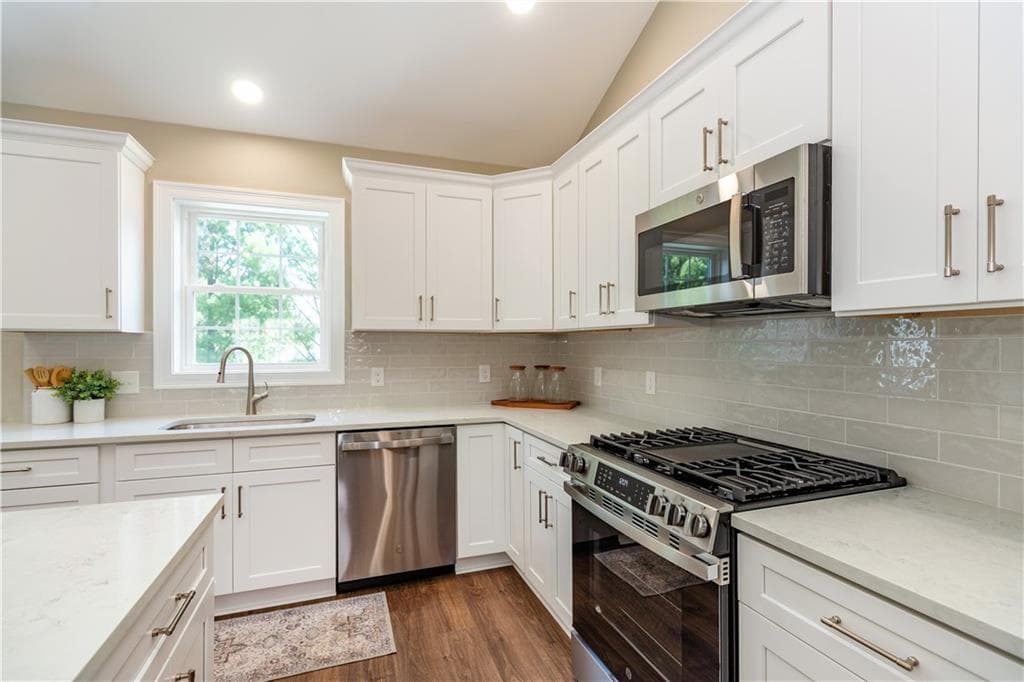 Condominium at 7 Fieldstone Way, Johnston, photo 17 of 42