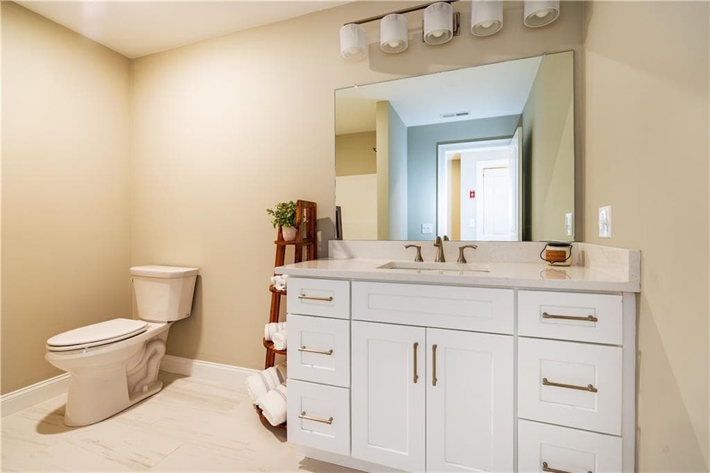 Condominium at 7 Fieldstone Way, Johnston, photo 33 of 42