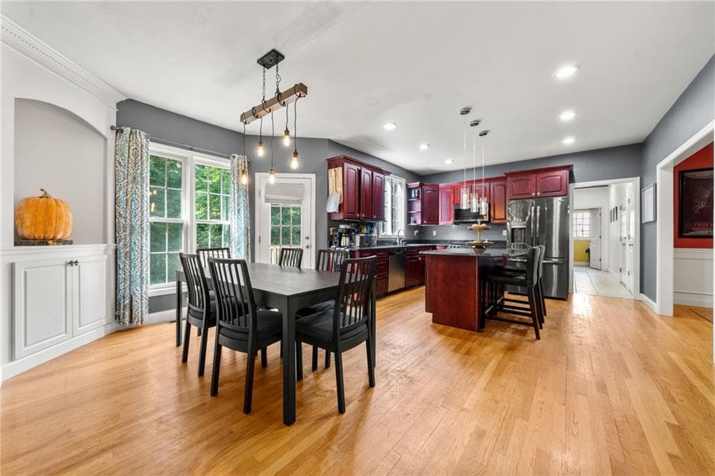 Single Family Residence at 365 Cottrell Road, Tiverton, photo 8 of 50