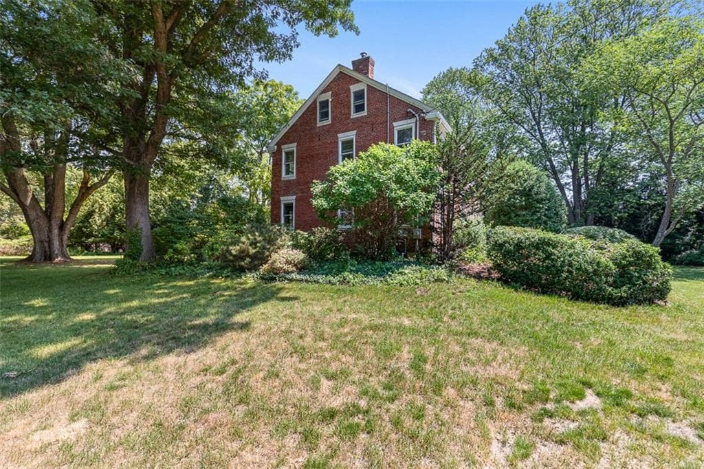 Single Family Residence at 462 Ledge Road, Seekonk, photo 3 of 46