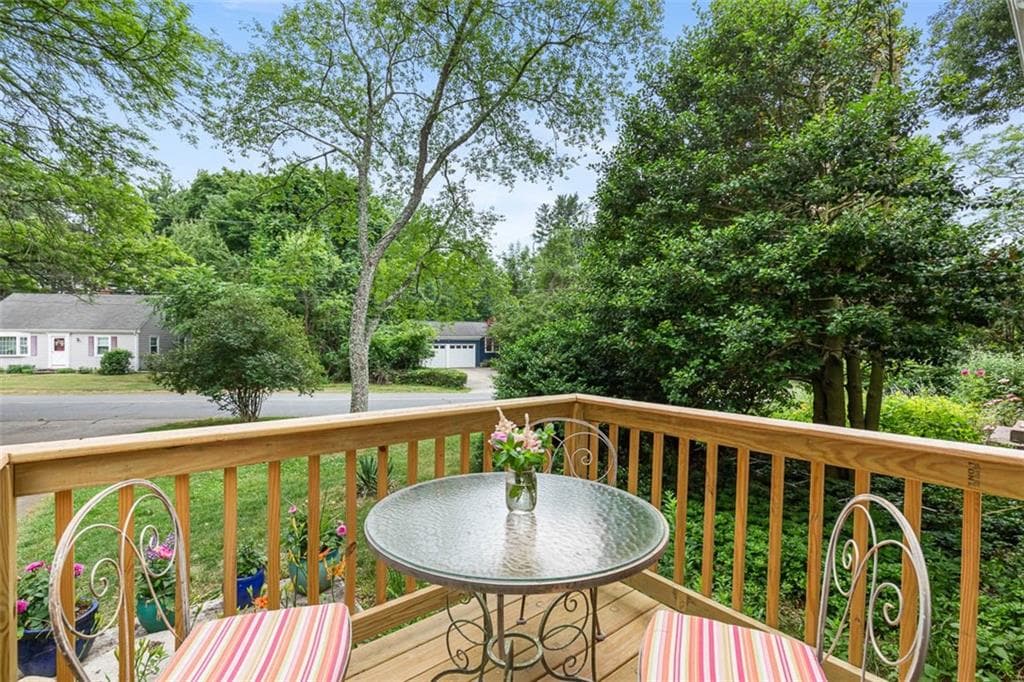 Single Family Residence at 462 Ledge Road, Seekonk, photo 21 of 46