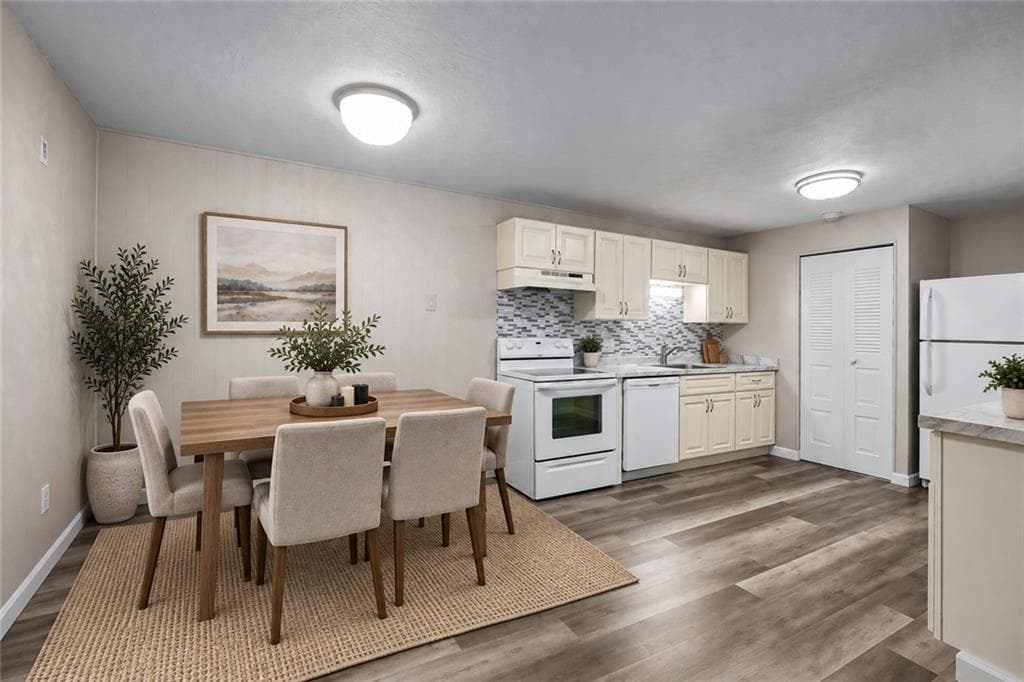 Condominium at 300 Smithfield Road UNIT 5-34, North Providence, photo 2 of 27