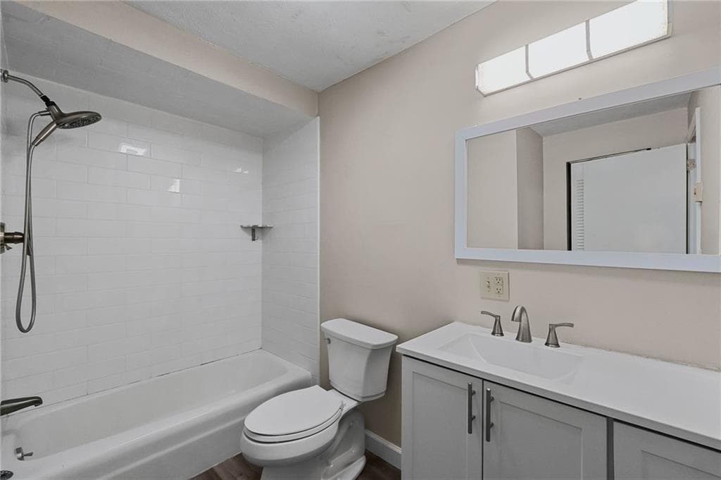 Condominium at 300 Smithfield Road UNIT 5-34, North Providence, photo 9 of 27