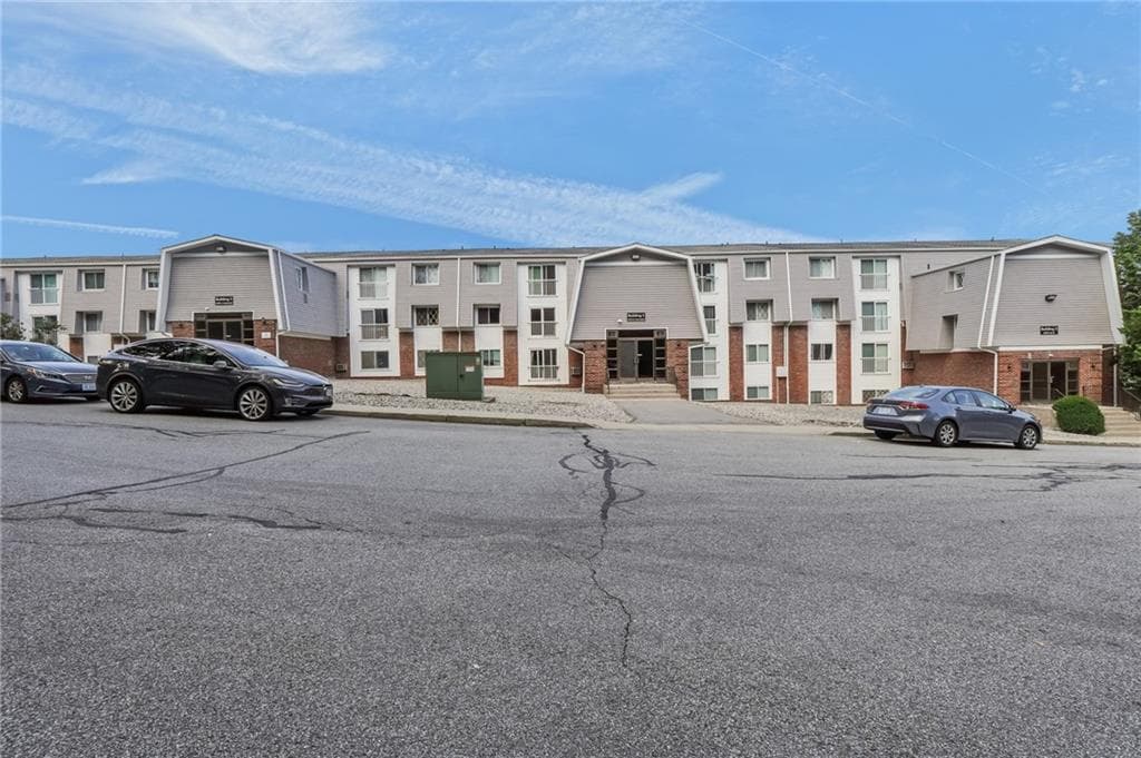 Condominium at 300 Smithfield Road UNIT 5-34, North Providence, photo 25 of 27