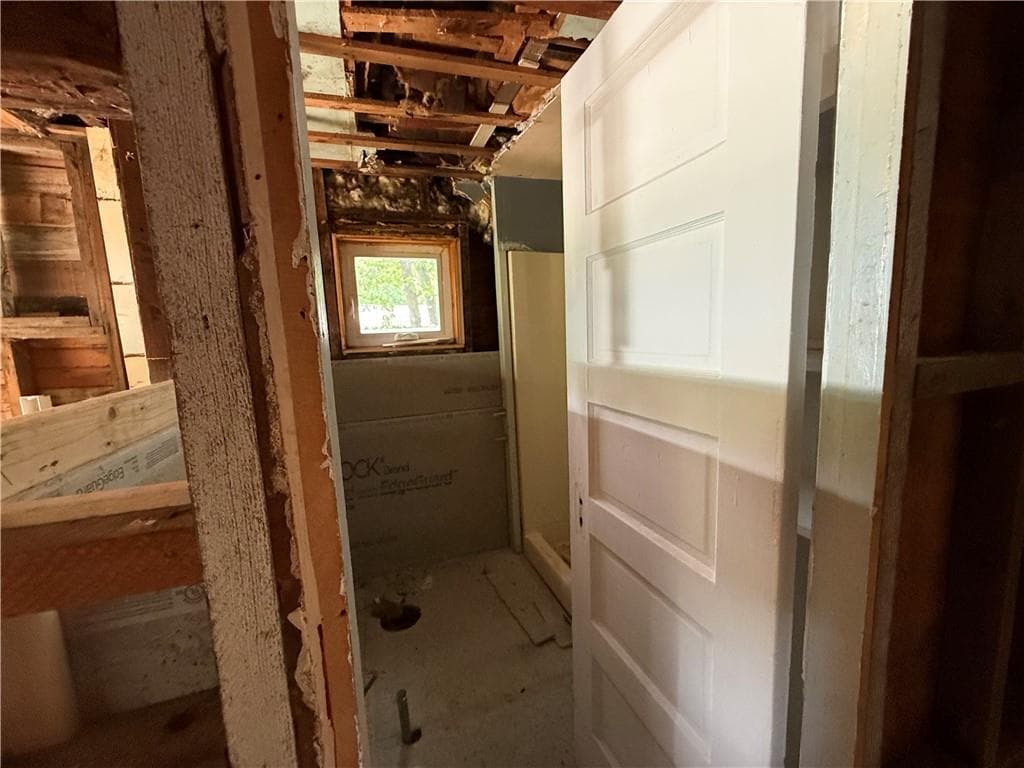 Single Family Residence at 165 Canfield Avenue, Warwick, photo 5 of 6