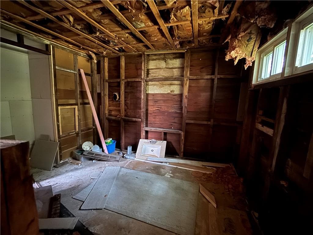 Single Family Residence at 165 Canfield Avenue, Warwick, photo 4 of 6