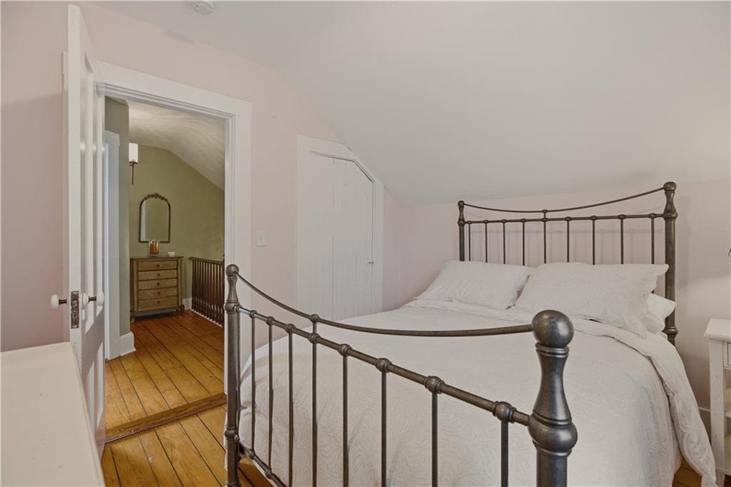 Single Family Residence at 72 Third Street, Newport, photo 18 of 45