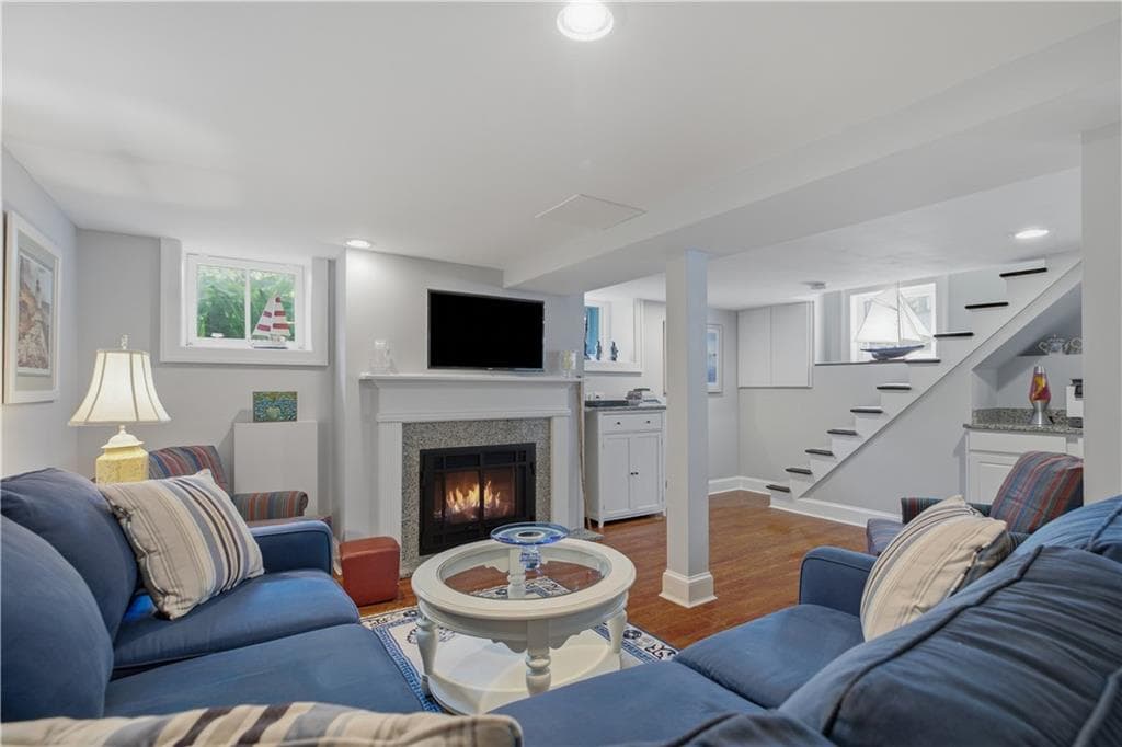 Single Family Residence at 72 Third Street, Newport, photo 31 of 45