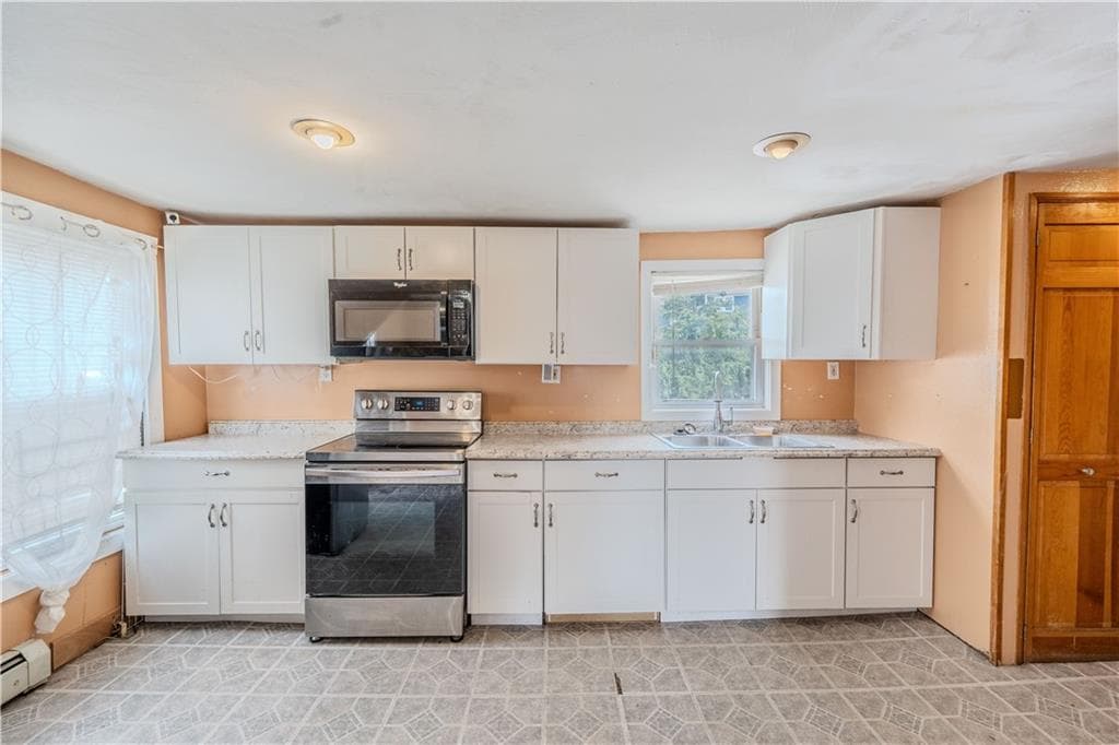 Single Family Residence at 738 Lonsdale Avenue, Central Falls, photo 5 of 10