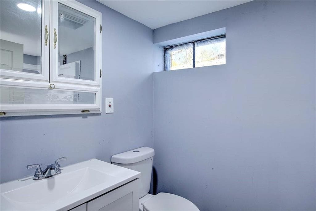 Single Family Residence at 8 Ashby Street, Johnston, photo 32 of 41