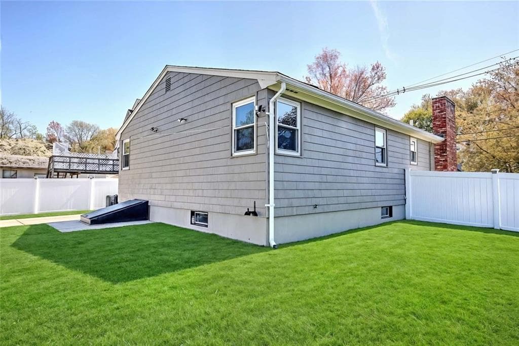 Single Family Residence at 8 Ashby Street, Johnston, photo 40 of 41
