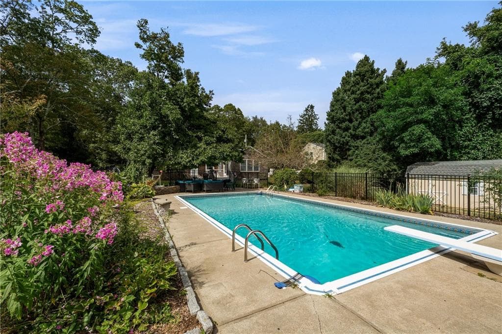 Single Family Residence at 730 Congdon Hill Road, North Kingstown, photo 16 of 35