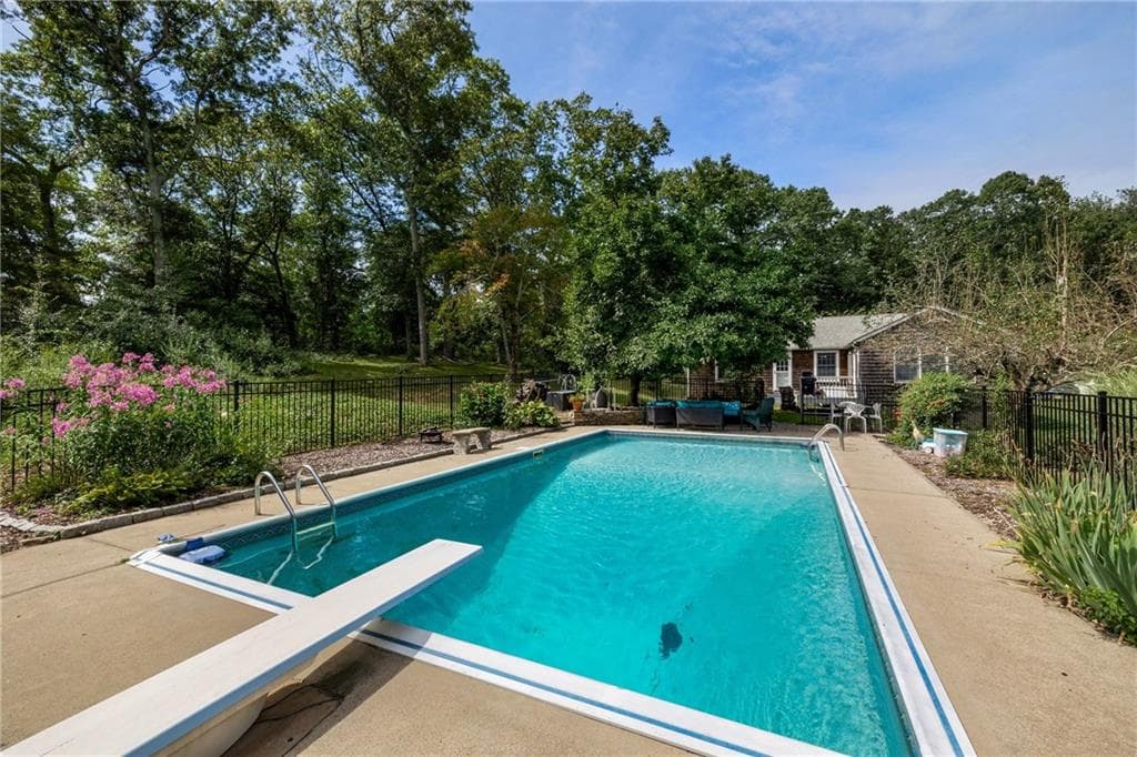 Single Family Residence at 730 Congdon Hill Road, North Kingstown, photo 15 of 35