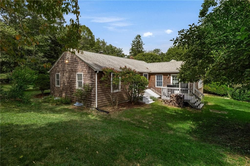 Single Family Residence at 730 Congdon Hill Road, North Kingstown, photo 11 of 35
