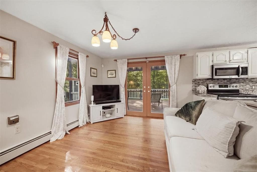 Single Family Residence at 122 Burlingame Road, Smithfield, photo 13 of 40
