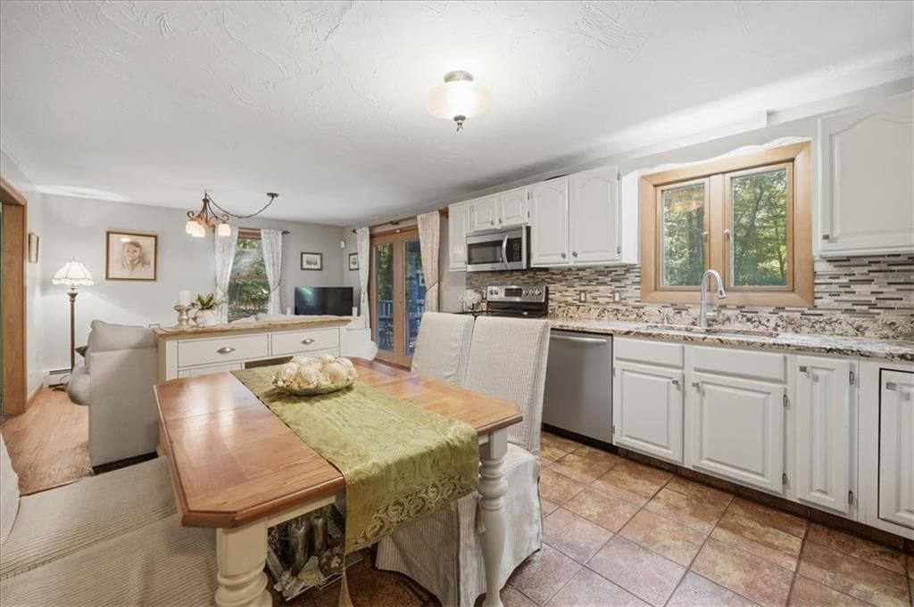 Single Family Residence at 122 Burlingame Road, Smithfield, photo 16 of 40