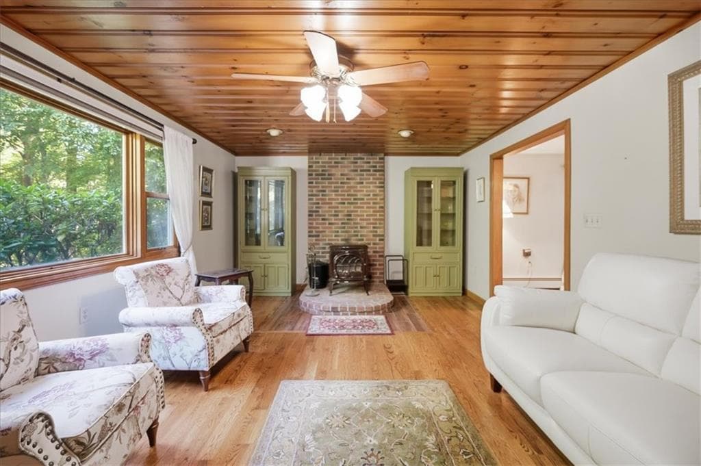 Single Family Residence at 122 Burlingame Road, Smithfield, photo 12 of 40