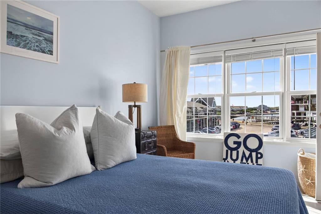 Condominium at 118 Bay Street UNIT 4, Westerly, photo 5 of 20