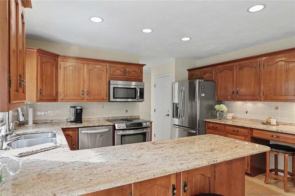 Single Family Residence at 88 Varnum Drive, Warwick, photo 13 of 50