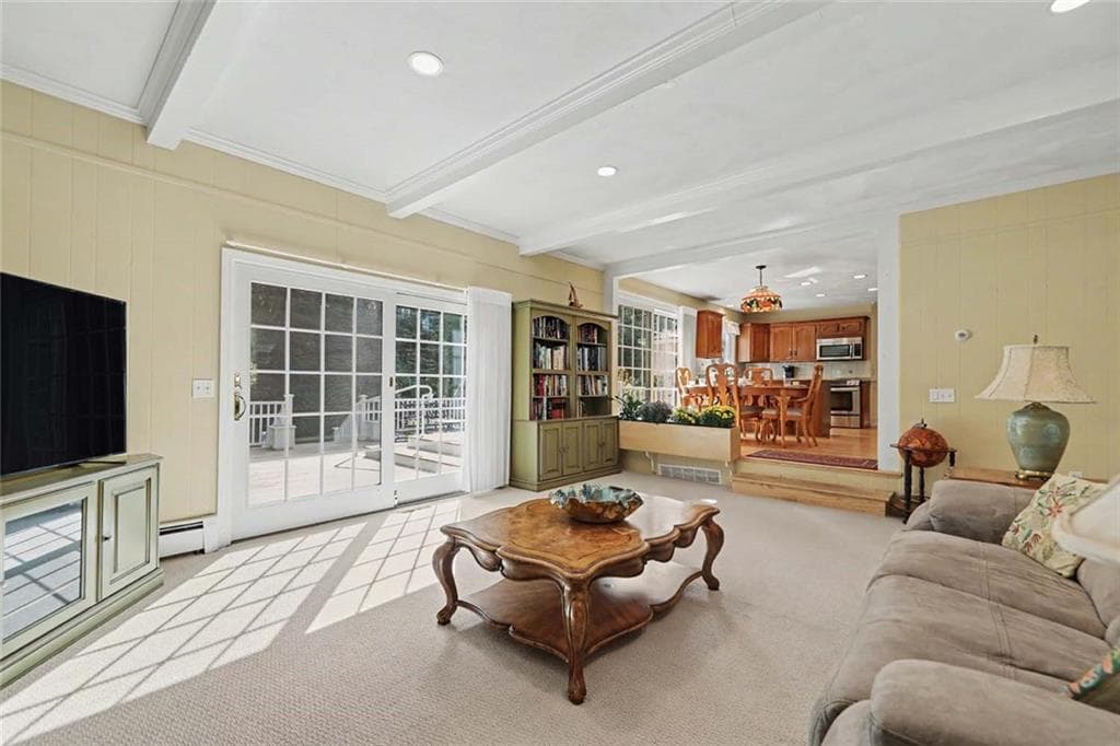 Single Family Residence at 88 Varnum Drive, Warwick, photo 16 of 50