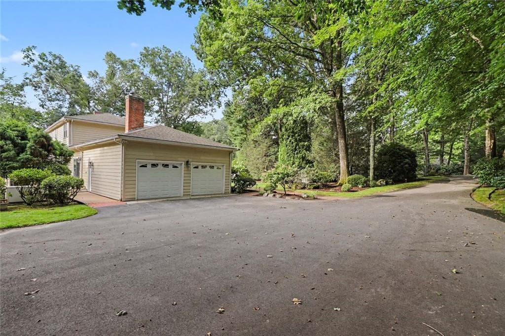 Single Family Residence at 88 Varnum Drive, Warwick, photo 3 of 50