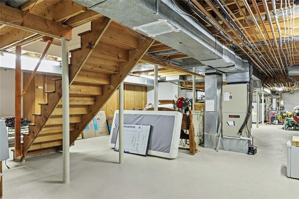 Single Family Residence at 88 Varnum Drive, Warwick, photo 39 of 50