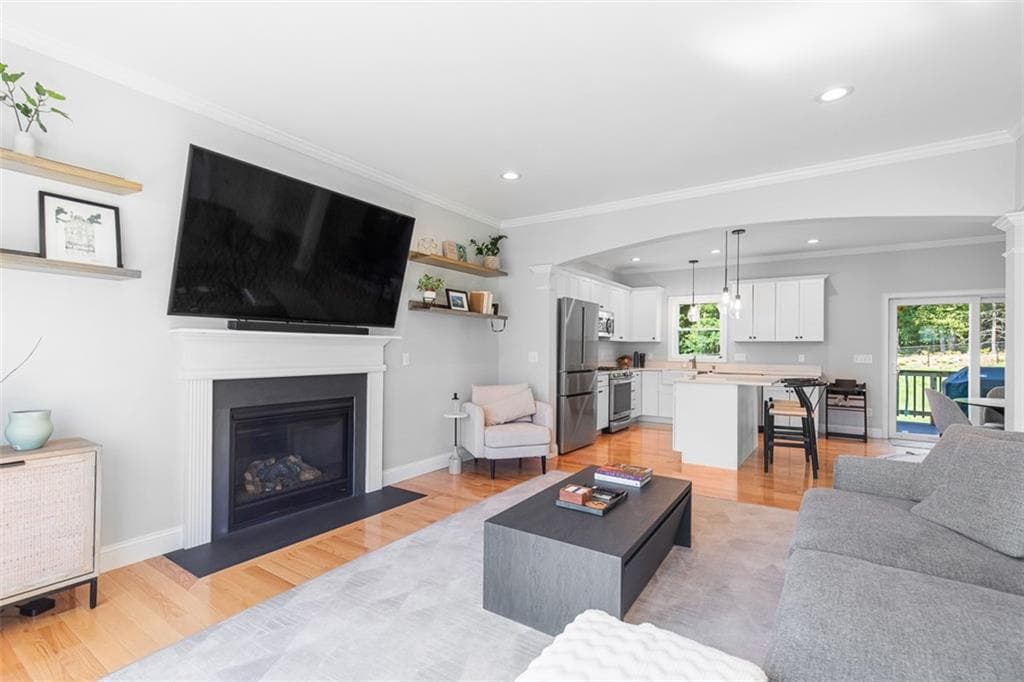 Single Family Residence at 14 Minglewood Drive, Coventry, photo 9 of 45