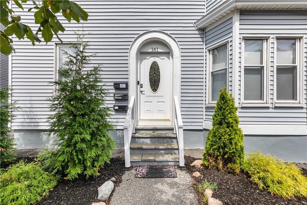 Multi Family at 141 Grove Street, Providence, photo 5 of 50