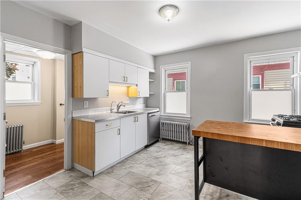 Multi Family at 141 Grove Street, Providence, photo 14 of 50