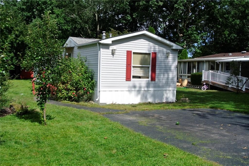 Single Family Residence at 34 Kelly Lane, Coventry, photo 3 of 33