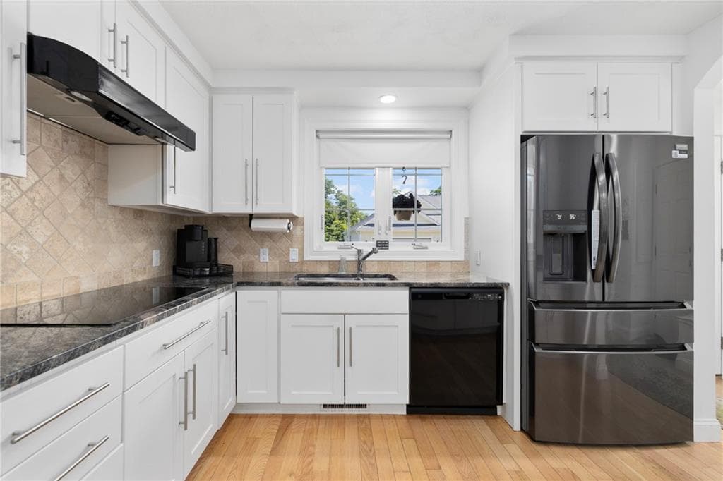 Condominium at 80 Meghan Lane, North Kingstown, photo 5 of 49