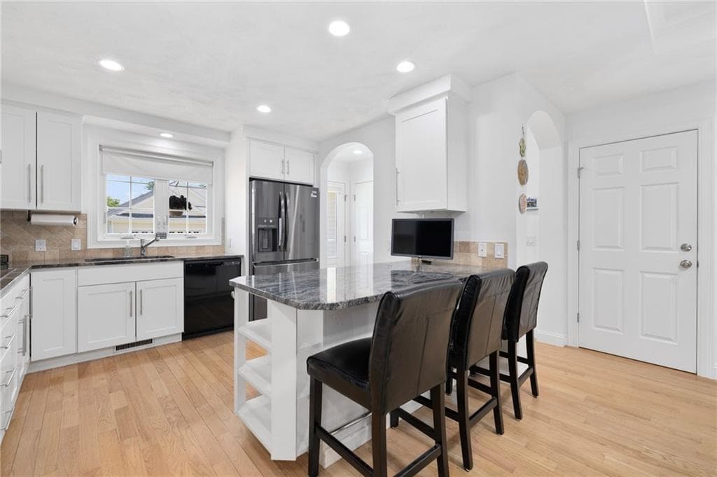 Condominium at 80 Meghan Lane, North Kingstown, photo 8 of 49