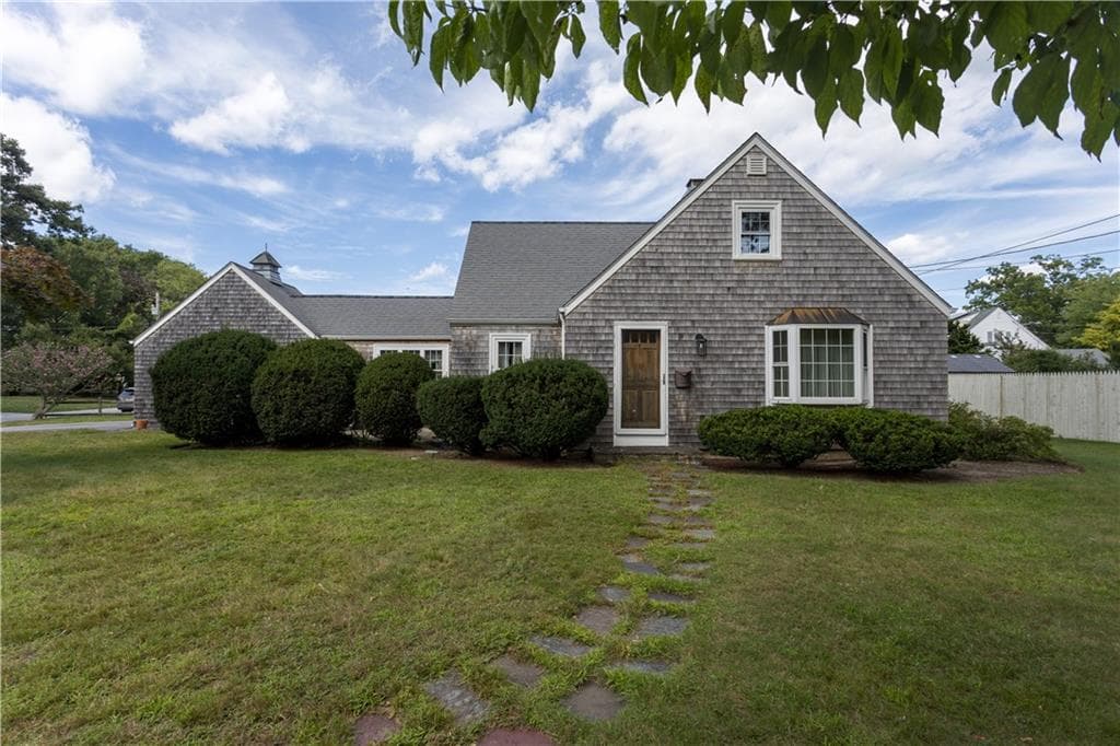 Single Family Residence at 499 Squantum Drive, Warwick, photo 2 of 42