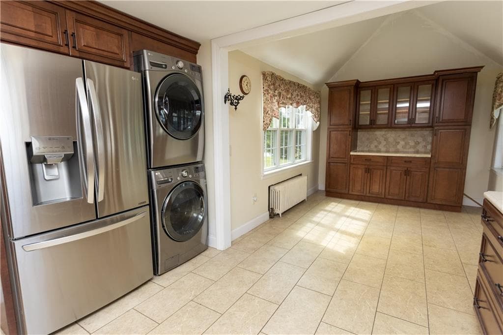 Single Family Residence at 499 Squantum Drive, Warwick, photo 6 of 42