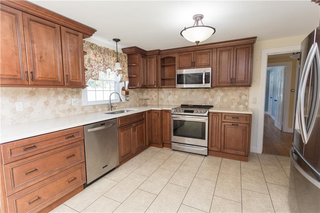 Single Family Residence at 499 Squantum Drive, Warwick, photo 5 of 42