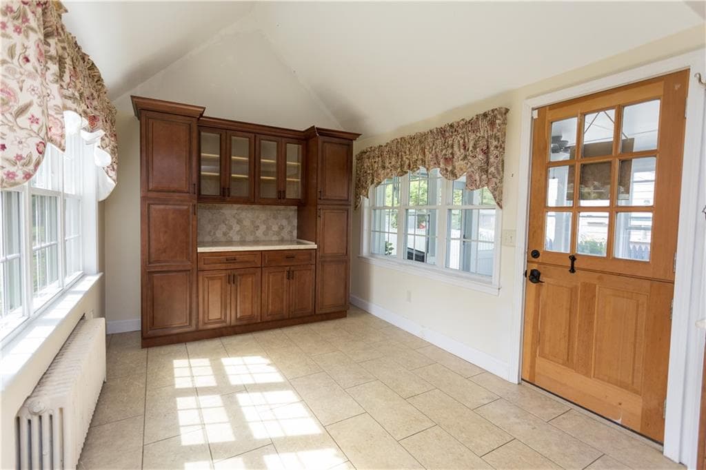 Single Family Residence at 499 Squantum Drive, Warwick, photo 9 of 42