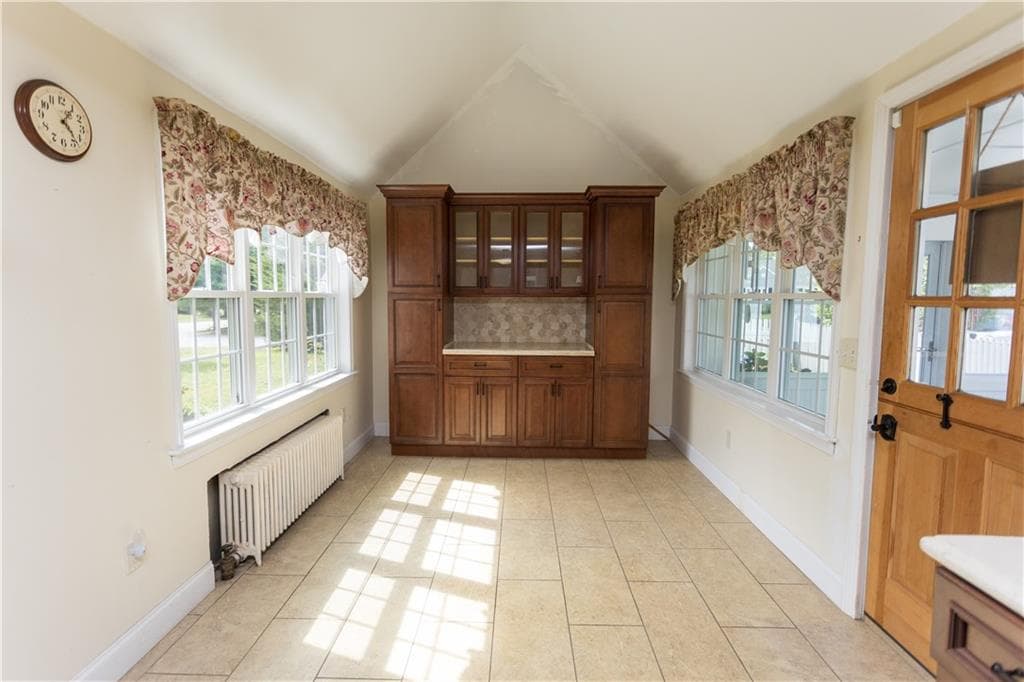 Single Family Residence at 499 Squantum Drive, Warwick, photo 10 of 42