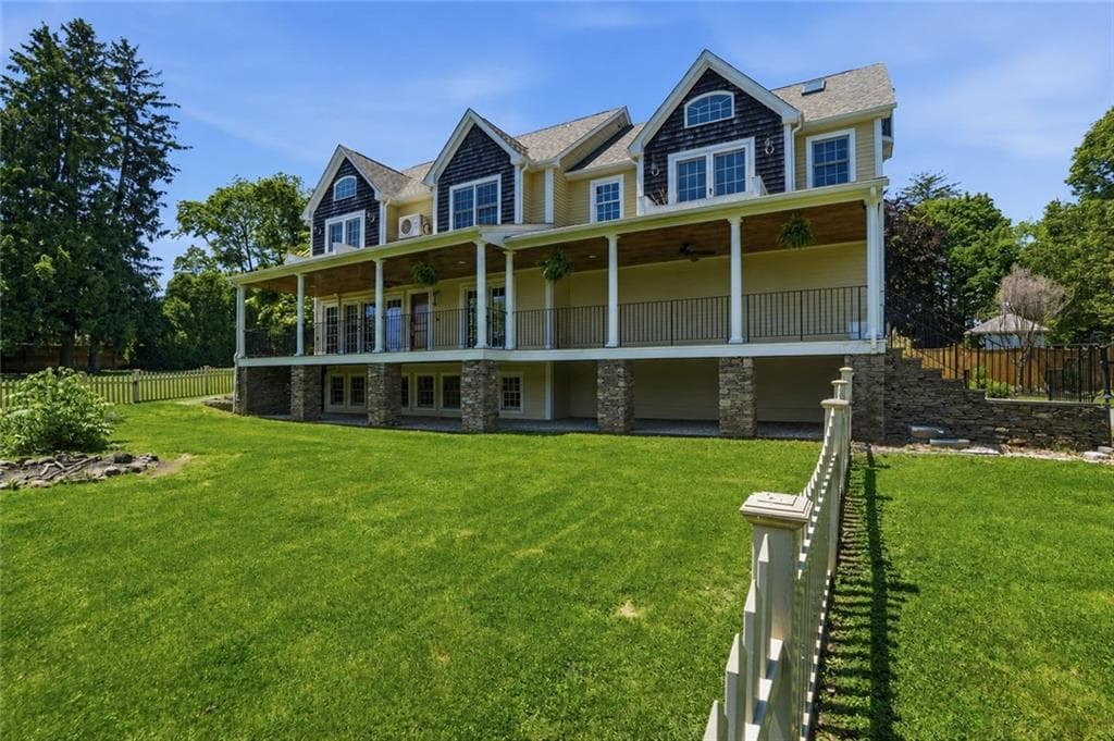 Single Family Residence at 2269 East Main Road, Portsmouth, photo 4 of 50