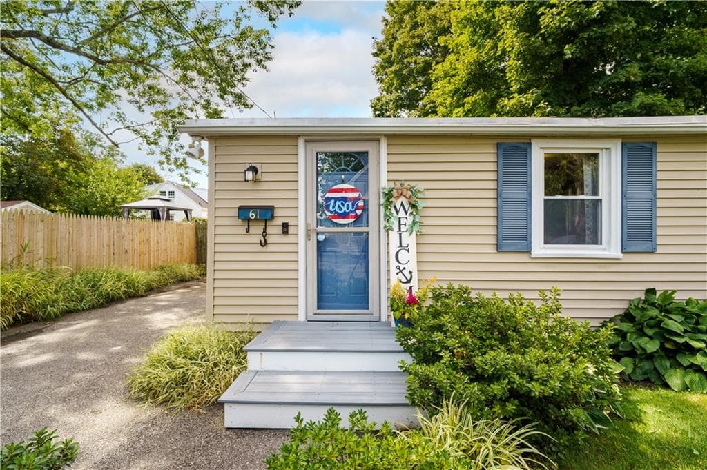 Single Family Residence at 61 Logan Street, Warwick, photo 3 of 30