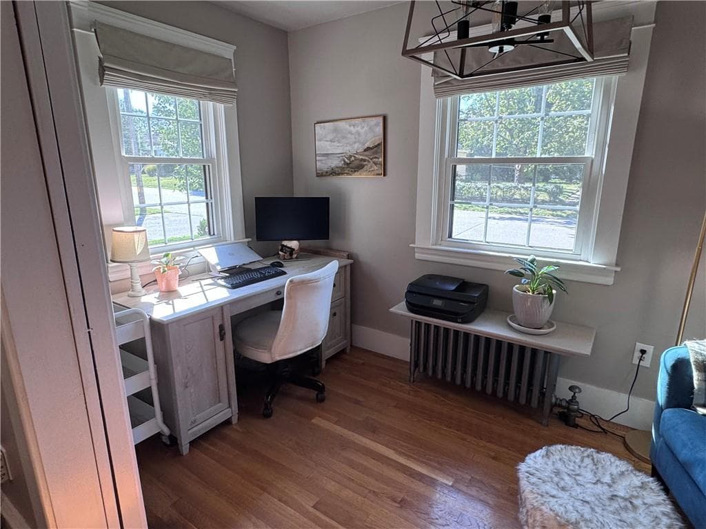 Single Family Residence at 102 Hillard Avenue, Warwick, photo 17 of 44