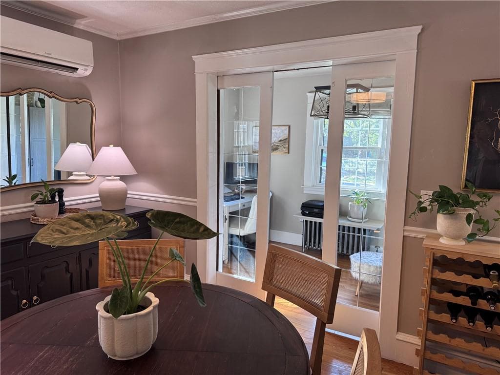 Single Family Residence at 102 Hillard Avenue, Warwick, photo 16 of 44