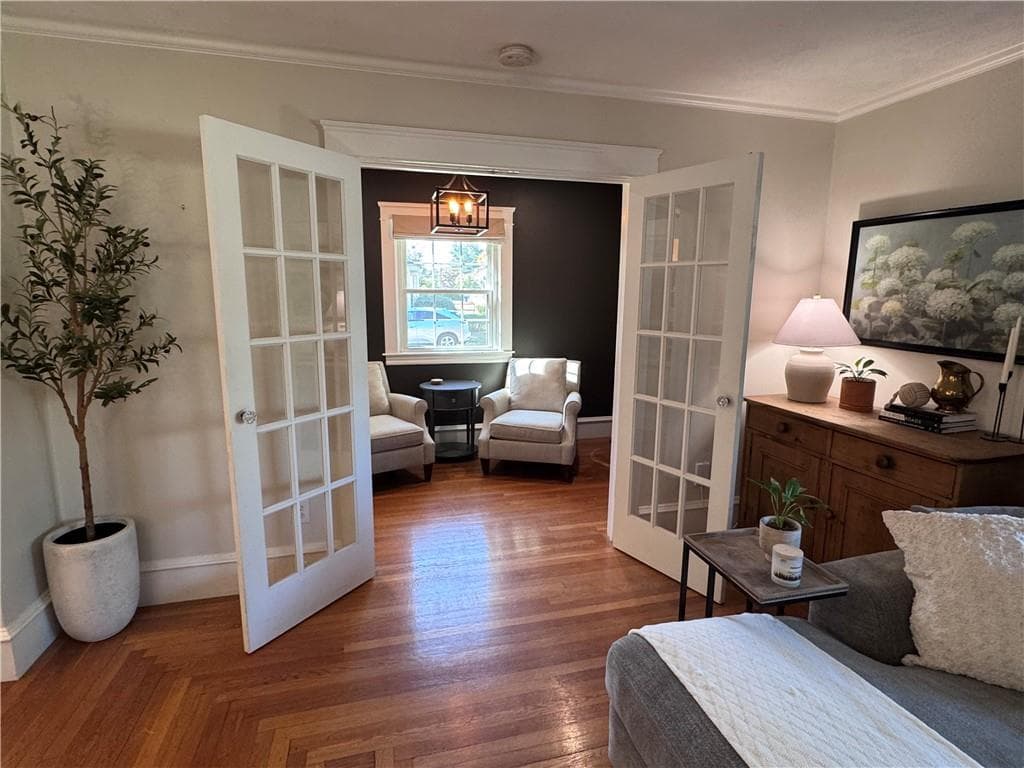 Single Family Residence at 102 Hillard Avenue, Warwick, photo 10 of 44
