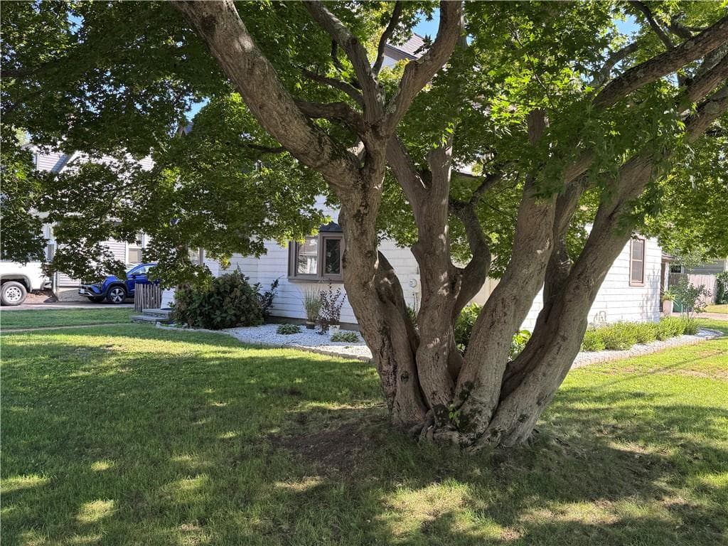 Single Family Residence at 102 Hillard Avenue, Warwick, photo 41 of 44