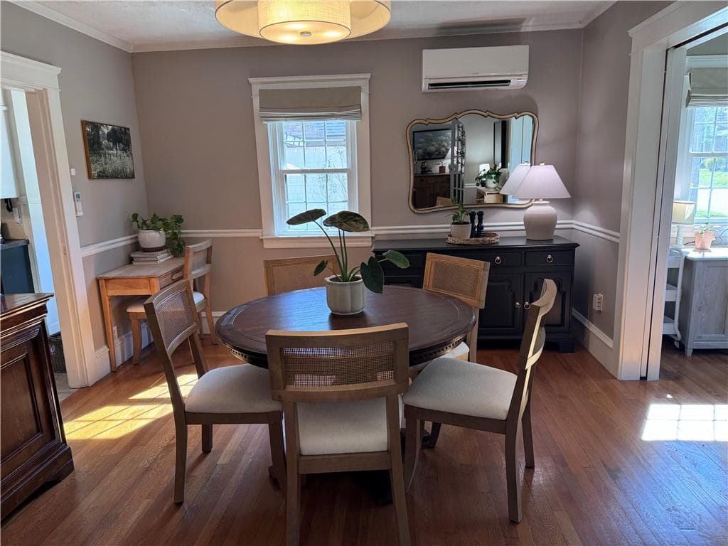 Single Family Residence at 102 Hillard Avenue, Warwick, photo 18 of 44