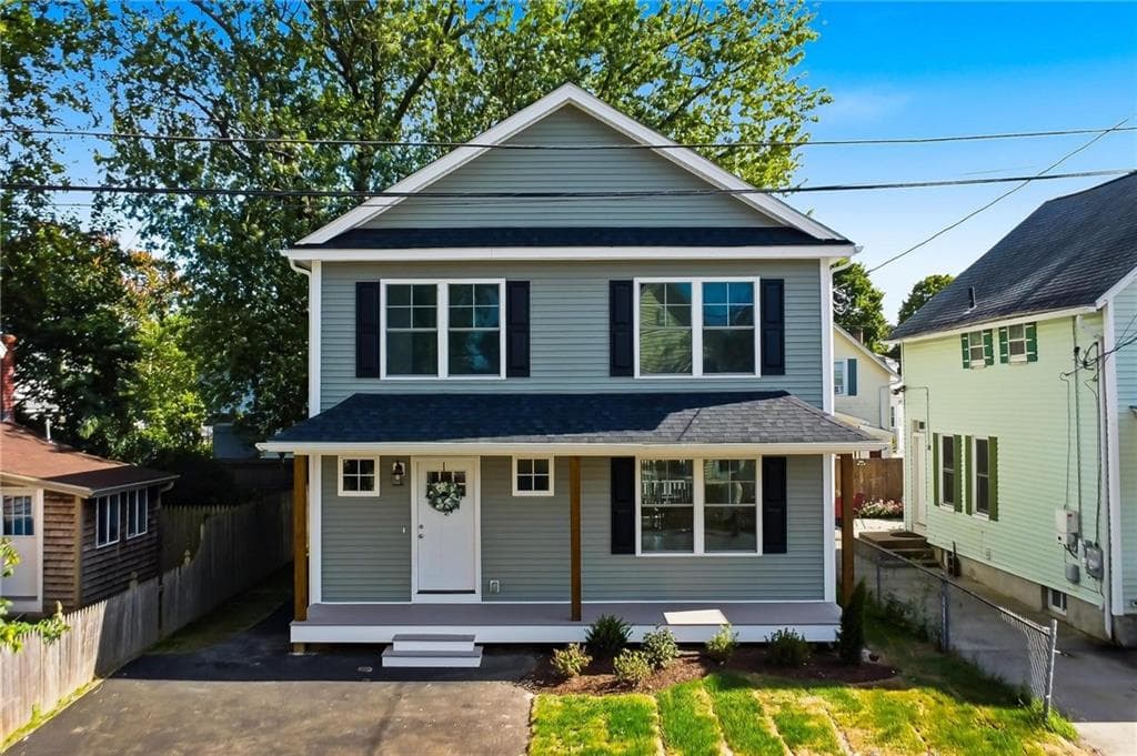 Single Family Residence at 32 Adams Avenue, East Providence, photo 2 of 25