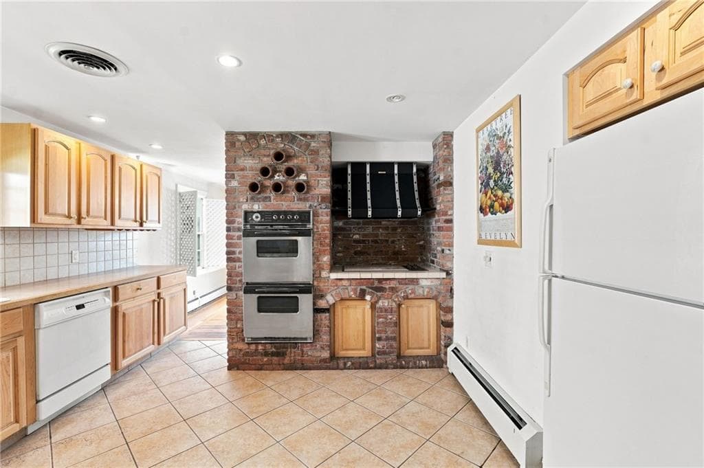 Single Family Residence at 77 Ausdale Road, Cranston, photo 12 of 44