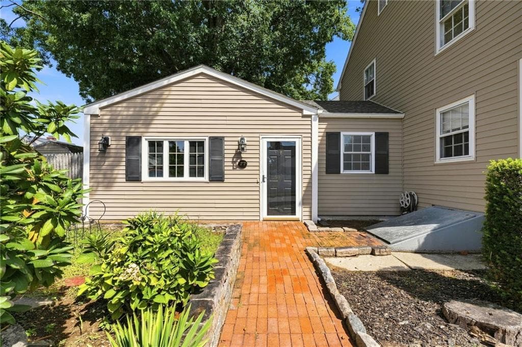 Single Family Residence at 77 Ausdale Road, Cranston, photo 38 of 44